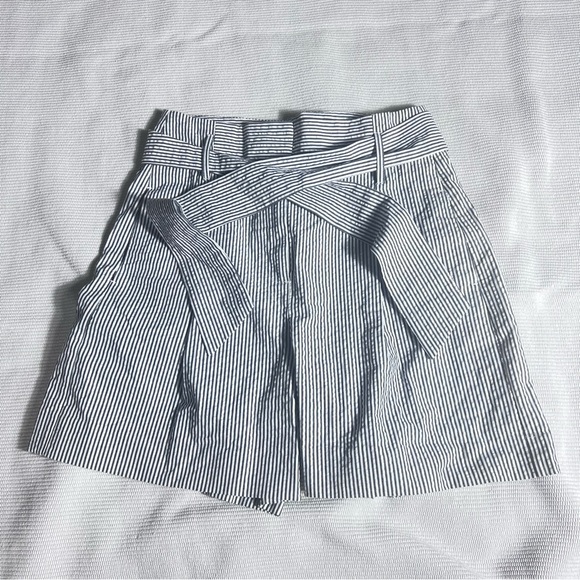 Tyler Boe Belted Black and White Seersucker Shorts - Size 8 - NWT